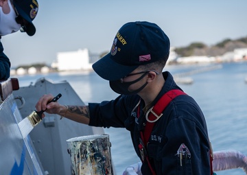 2020 Battle 'E' awarded to Barry - &quot;The Finest Forward Deployed Destroyer&quot;