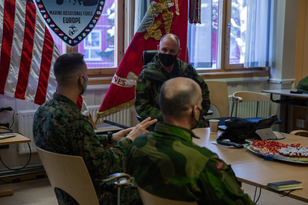 Chief of the Norwegian Joint Headquarters visits MRF-E Staff
