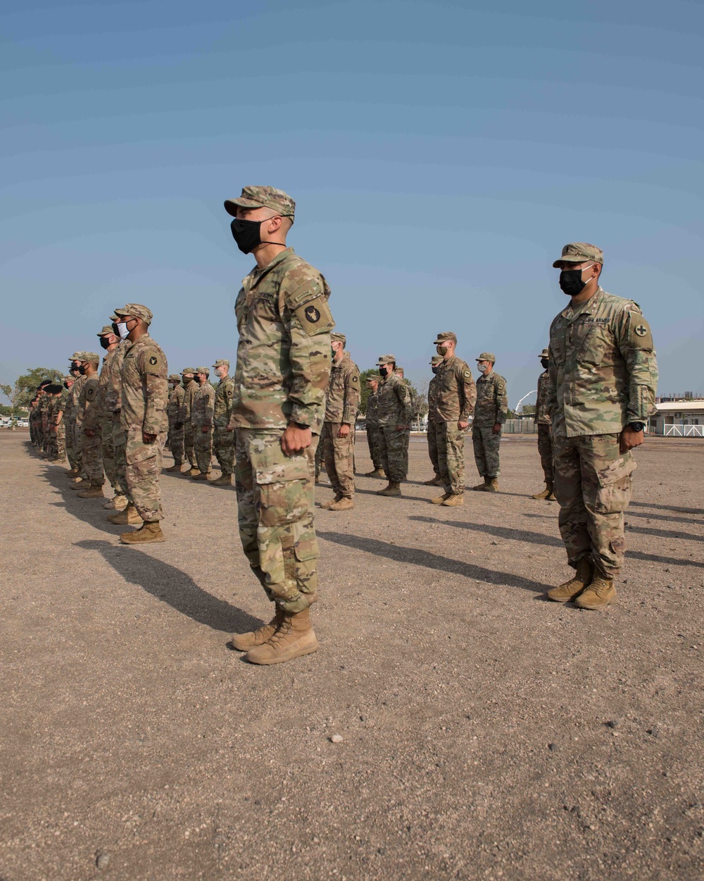 Soldiers graduate French Desert Commando Course