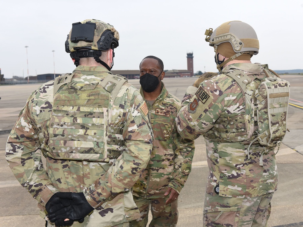 USAFE-AFAFRICA director of logistics, engineering, force protection visits RAF Mildenhall