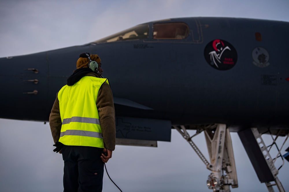 9th EBS showcases ACE during Agile Condor; first time bombers land in Arctic