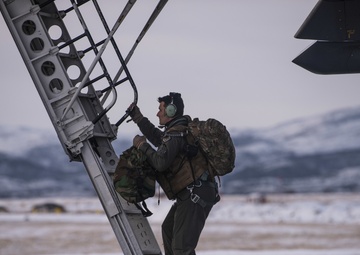 9th EBS showcases ACE during Agile Condor; first time bombers land in Arctic