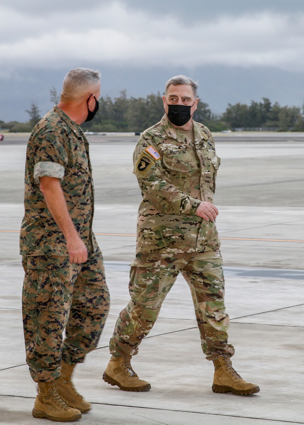 CJCS Visits Hawaii Marines