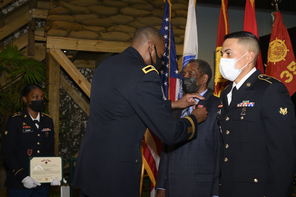 Vietnam War vet receives Bronze Medal for saving comrades