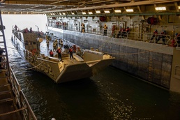 Arlington conducts well deck operations