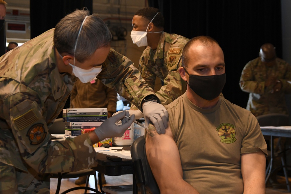 DM Leadership receives COVID-19 Vaccine