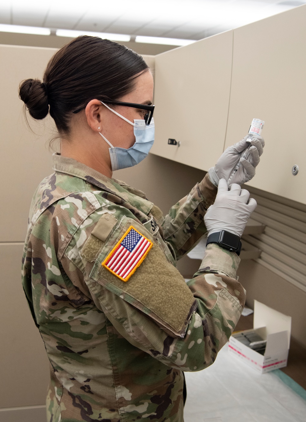 SCNG medics vaccinate Soldiers, eliglble veterans