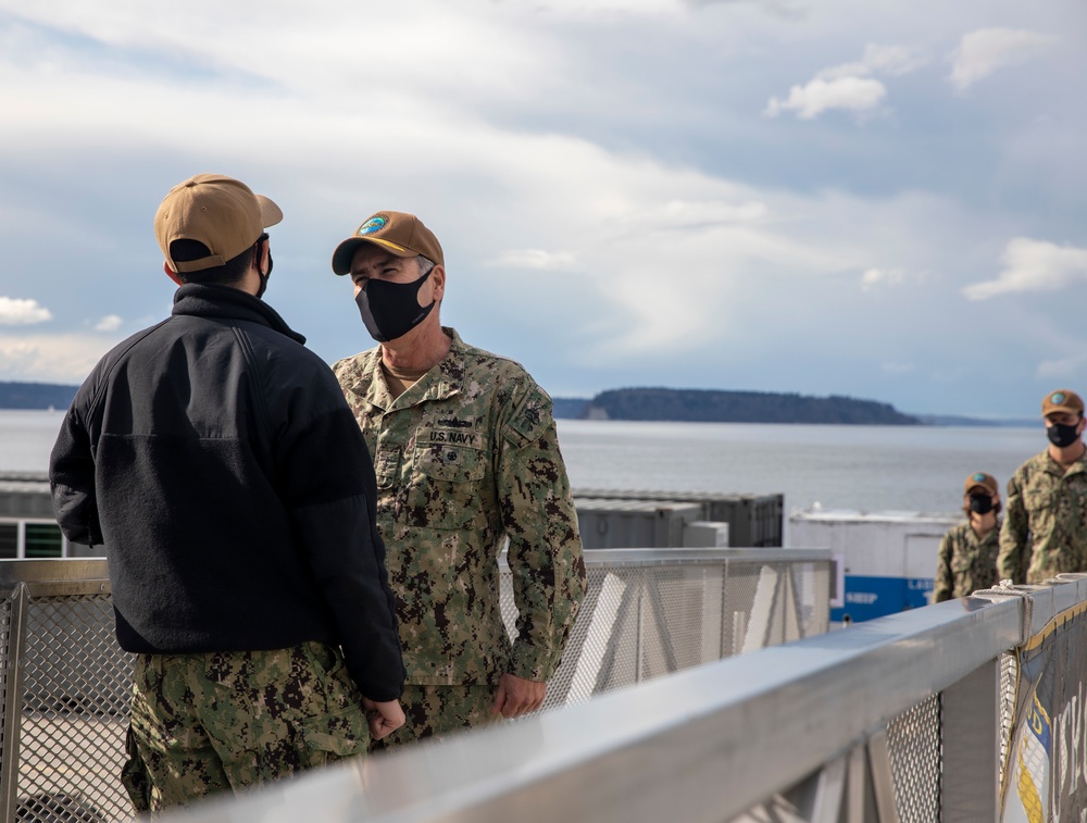 Commander, Naval Surface Forces U.S. Pacific Fleet Visits Naval Station Everett
