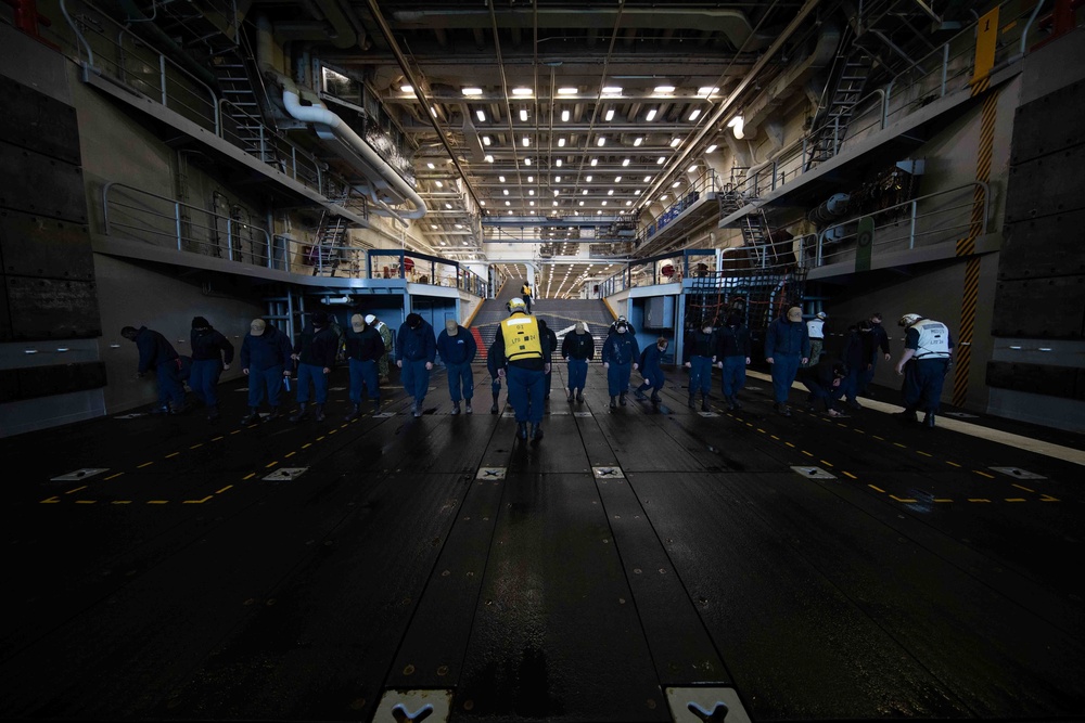 Arlington conducts LCAC operations