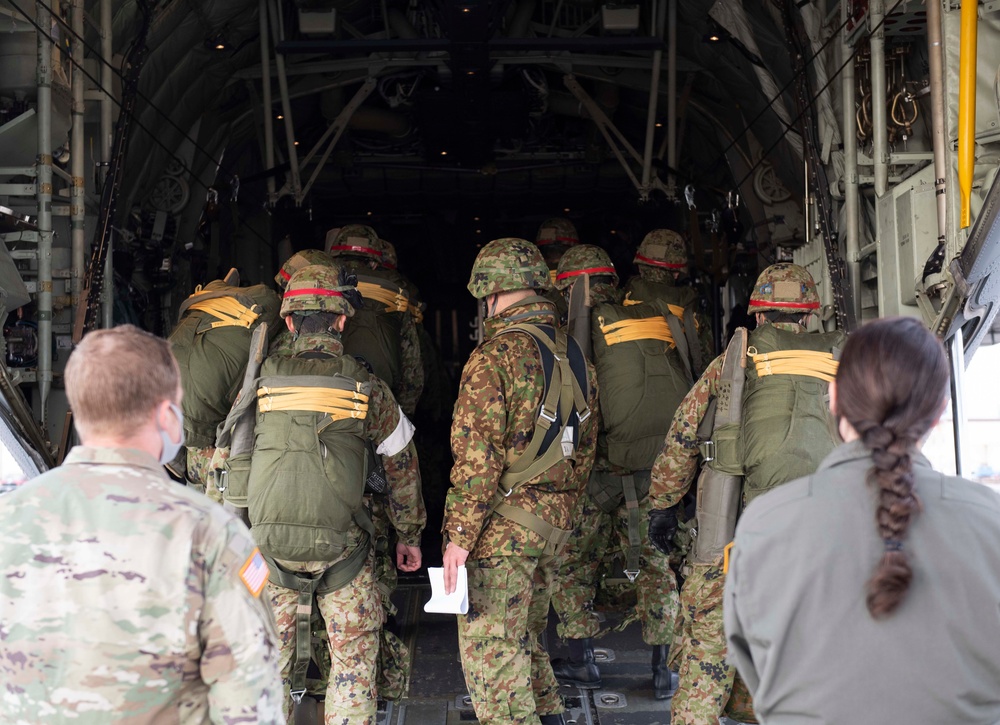 U.S.-Japan conducts historic airborne operation