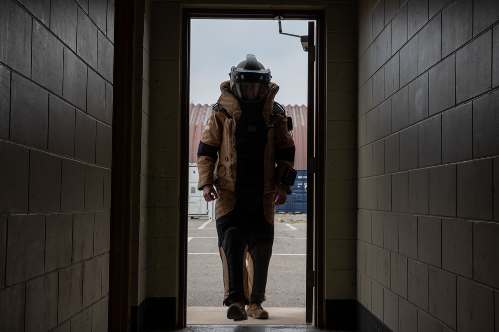 EOD train, detonate explosives to stay sharp