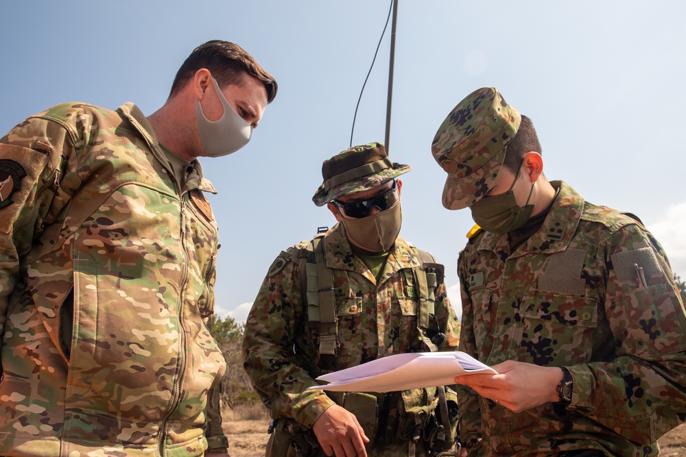 Airborne 21: U.S.- Japan conducts mass CDS bundles drop training