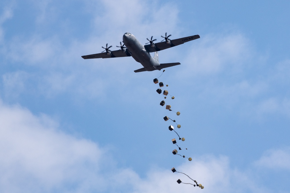 Airborne 21: U.S.- Japan conducts mass CDS bundles drop training