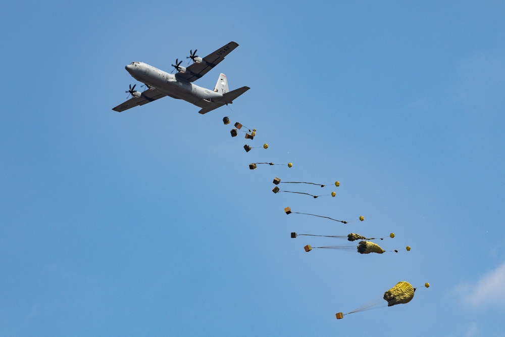 Airborne 21: U.S.- Japan conducts mass CDS bundles drop training