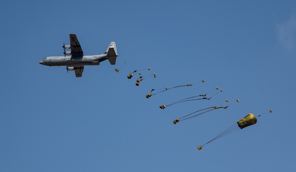 Airborne 21: U.S.- Japan conducts mass CDS bundles drop training