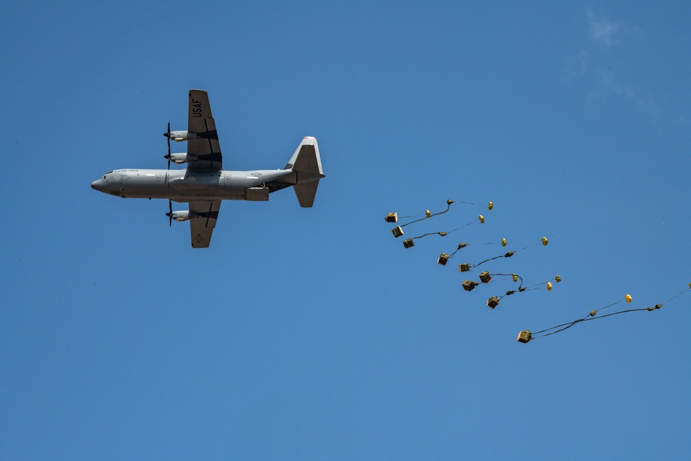 Airborne 21: U.S.- Japan conducts mass CDS bundles drop training