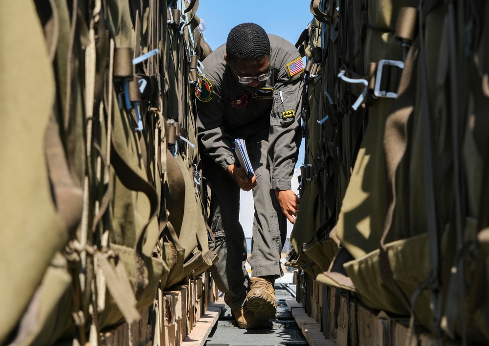 U.S.-Japan conducts historic airdrop