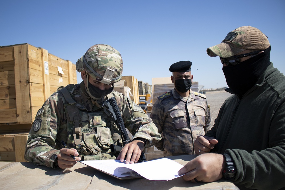 U.S. Soldiers supply Iraqi Border Guard Forces with important equipment in fight against ISIS