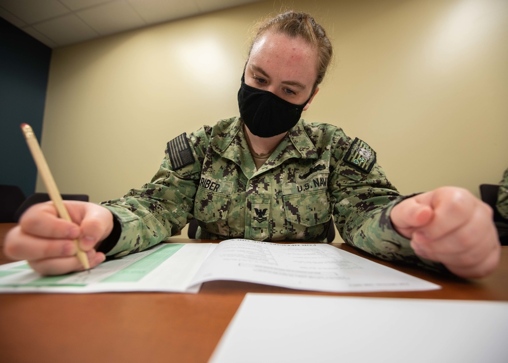 JTF-CS Sailors Take E-6 Advancement Exam