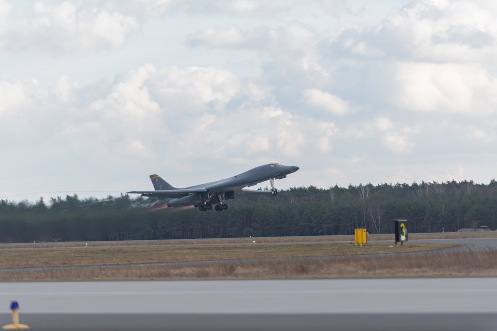 Bomber Task Force hot-pit refuels in Poland