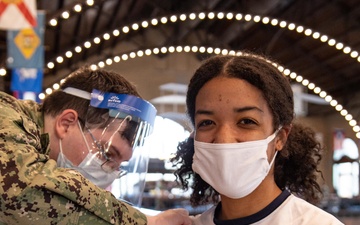 U.S. Naval Academy Midshipmen Receive COVID-19 vaccine