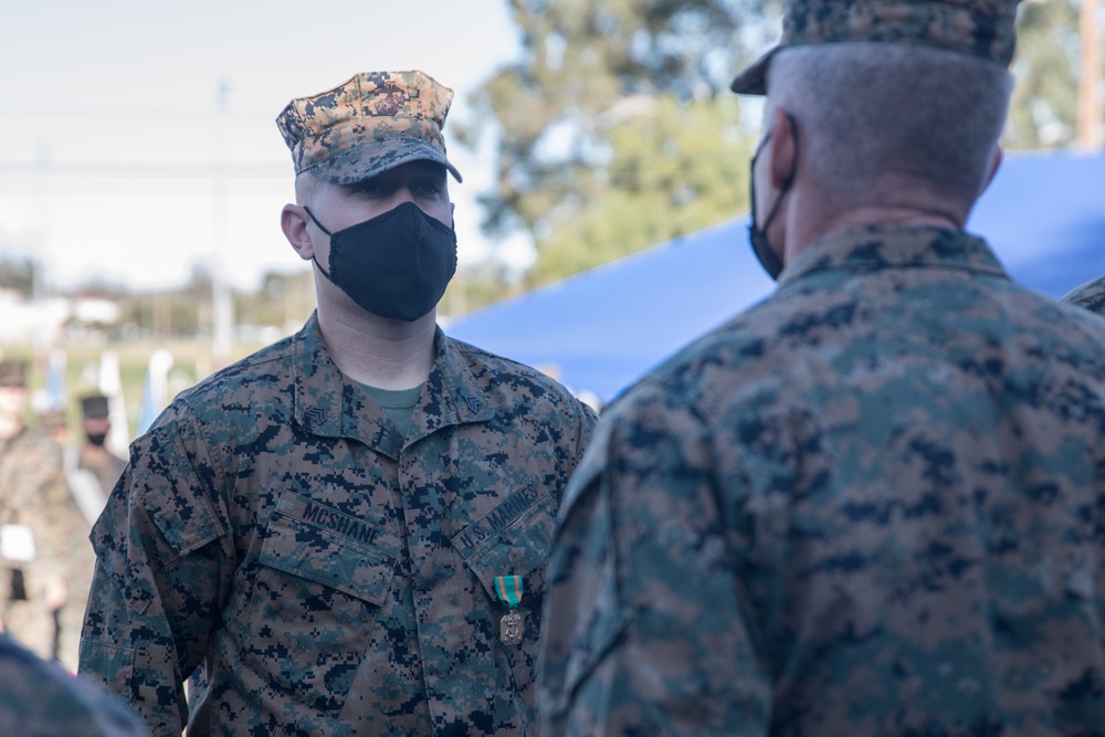 1st MARDIV conducts colors ceremony to award US Marines and Sailors