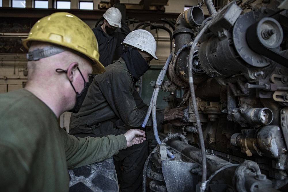 2nd Marine MLG MST Replace MTV 7 Ton Engine