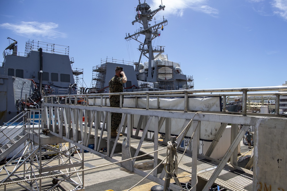 Teamwork makes the dream work: Navy, Marine Corps leadership meets aboard USS Halsey