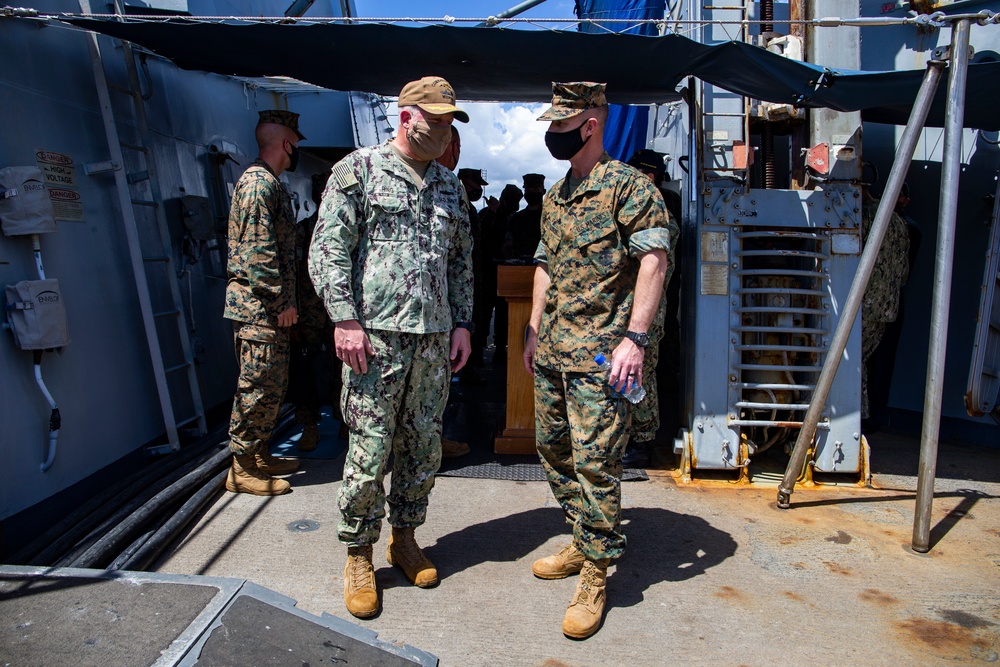 Teamwork makes the dream work: Navy, Marine Corps leadership meets aboard USS Halsey