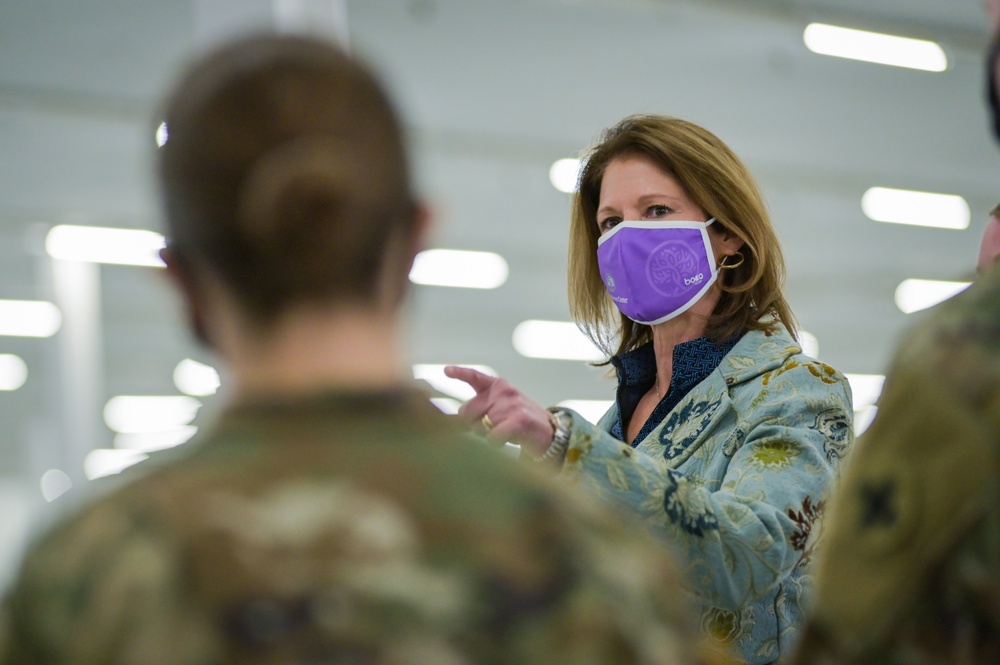 Rep. Cheri Bustos Visits Illinois National Guard in Rockford Illinois