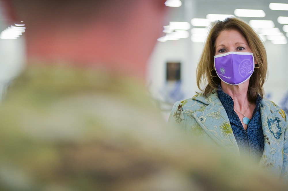 Rep. Cheri Bustos Visits Illinois National Guard in Rockford Illinois