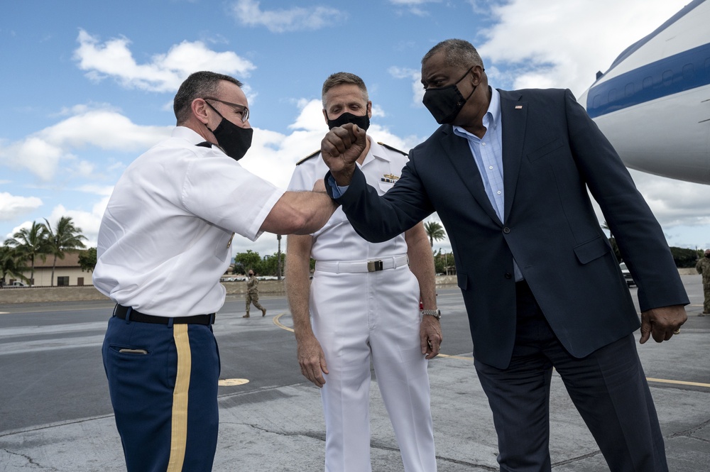 Secretary Austin Arrives in Hawaii