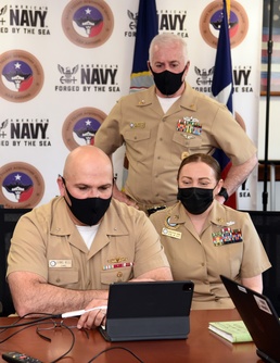 Commander, Navy Recruiting Command visits Sailors of NTAG San Antonio