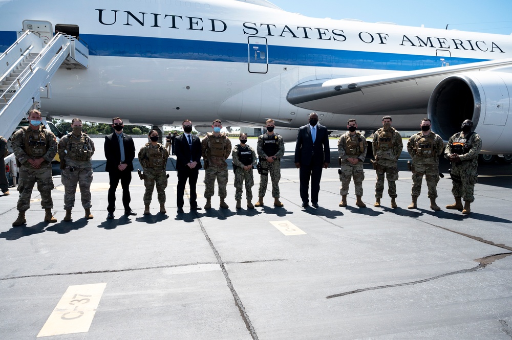 Secretary Austin Greets Personnel at Joint Base Pearl Harbor-Hickam