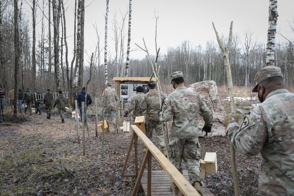 Lithuanian military cadets, U.S. Troopers build homes for birds