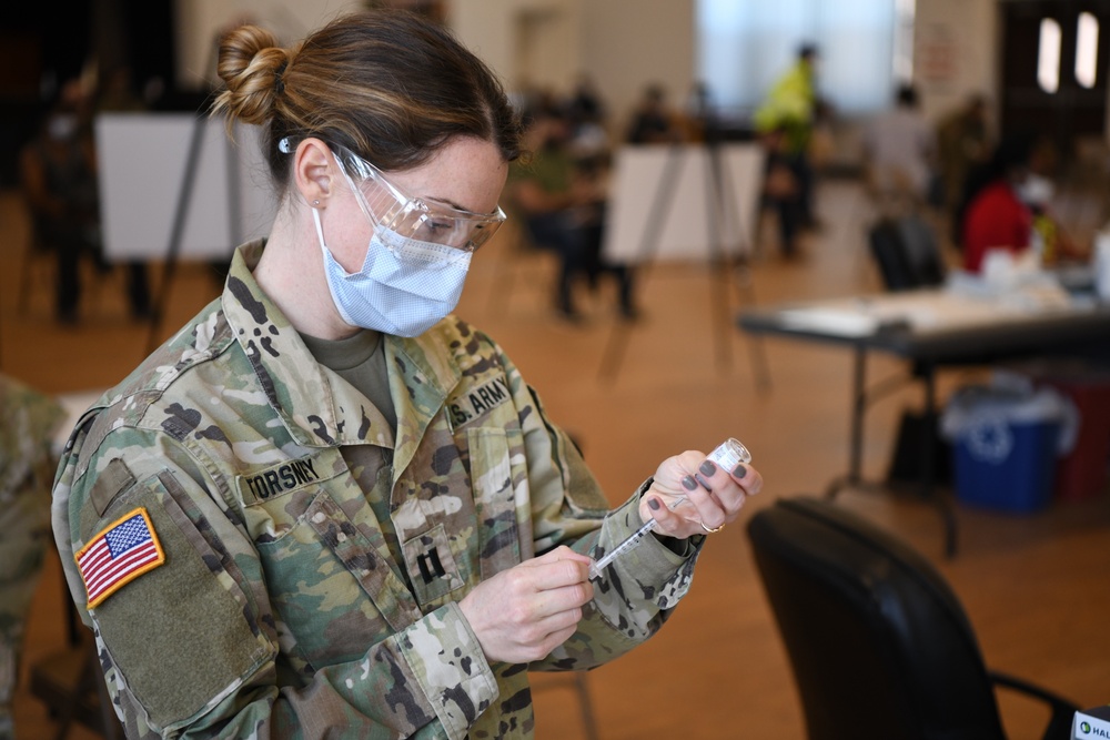 MARFORCYBER receive COVID-19 vaccinations.
