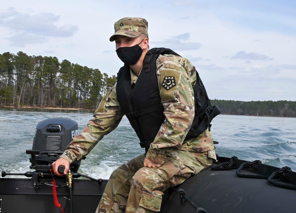 125th MRBC trains on new Inflatable Combat Assault Craft