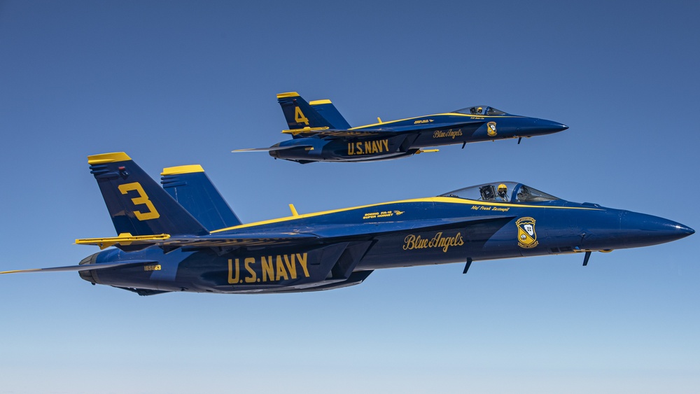 UTANG's 151st ARW refuels U.S. Navy Blue Angels