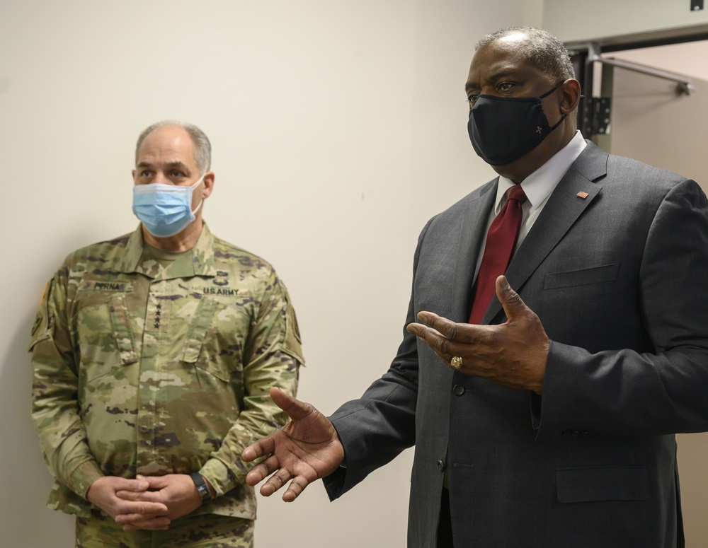 SECDEF Visits Federal COVID-19 Vaccines and Therapeutics Operation