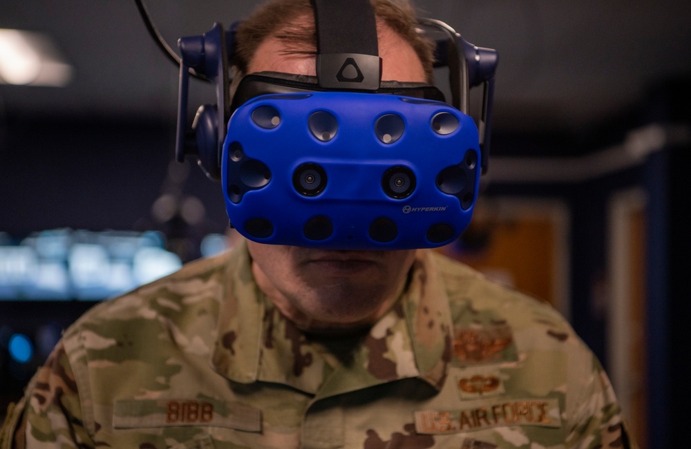 18th Air Force command recognizes Dyess’ VR lab