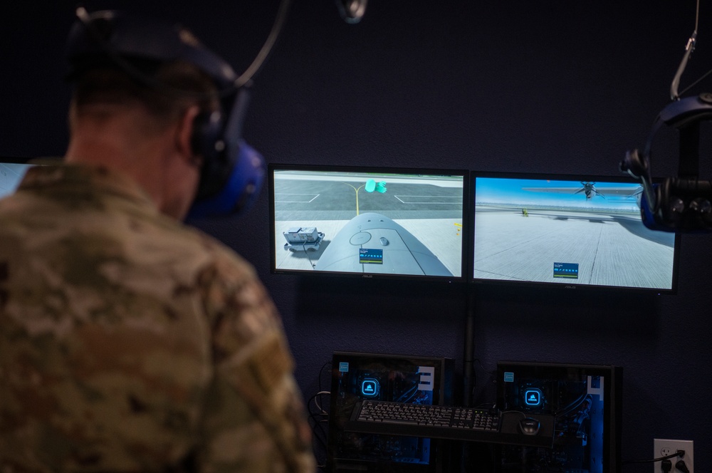 18th Air Force command recognizes Dyess’ VR lab