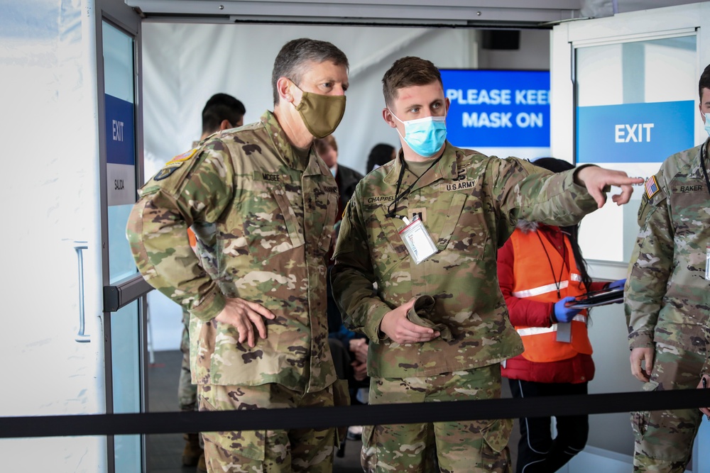 101st Airborne Division Commanding General visits United Center CVC