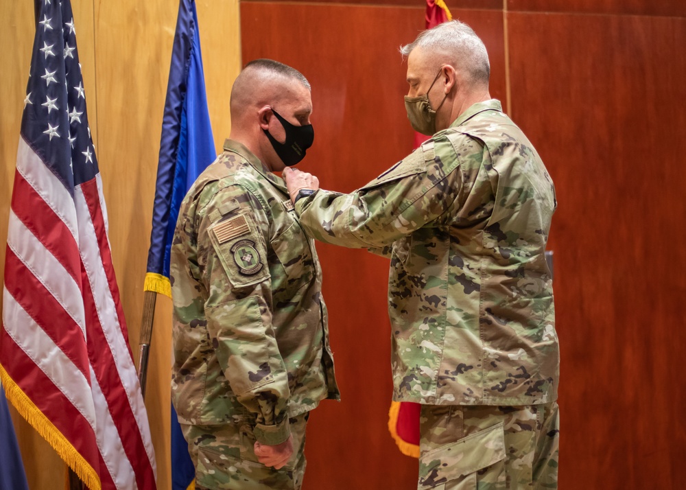 Utah Guardsman receives Utah Cross
