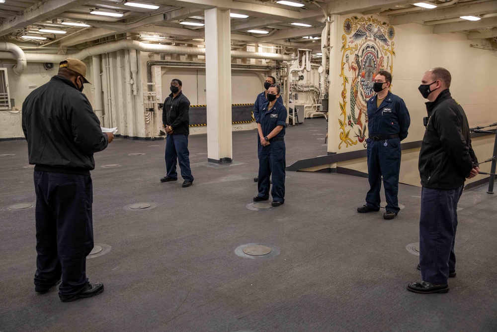Arlington Sailors conduct extremism training