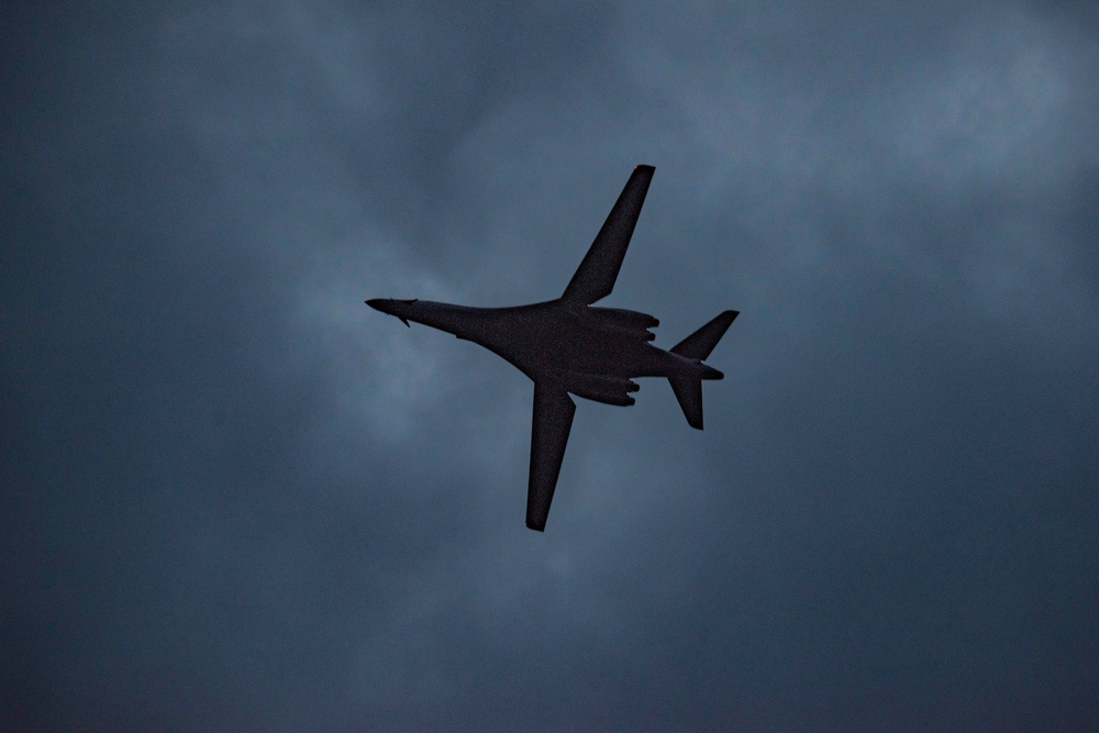 9th EBS conducts first European B-1 hot-pit
