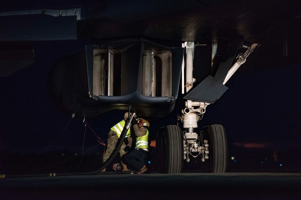 9th EBS conducts first European B-1 hot-pit