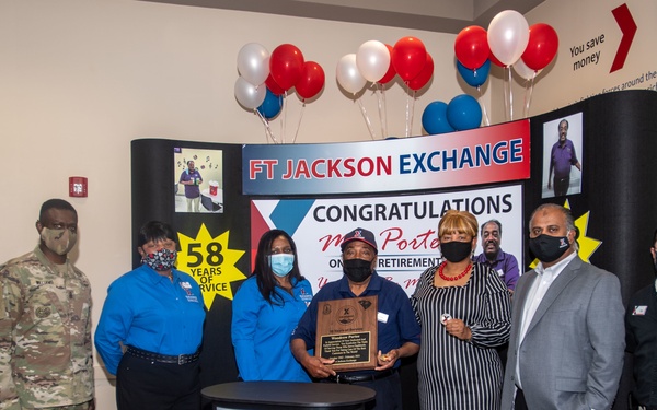 AAFES recognizes long-serving employees