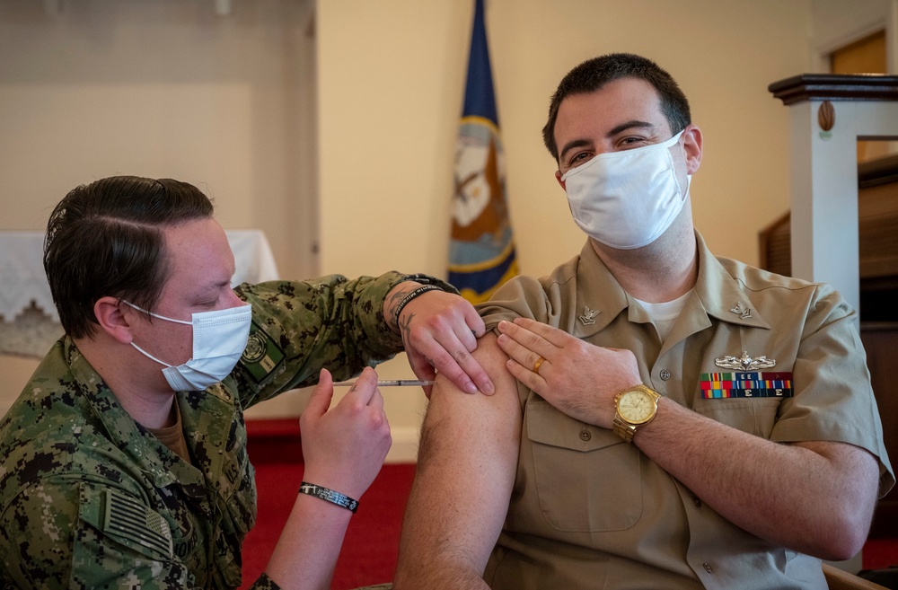 Sailors receive COVID Vaccine