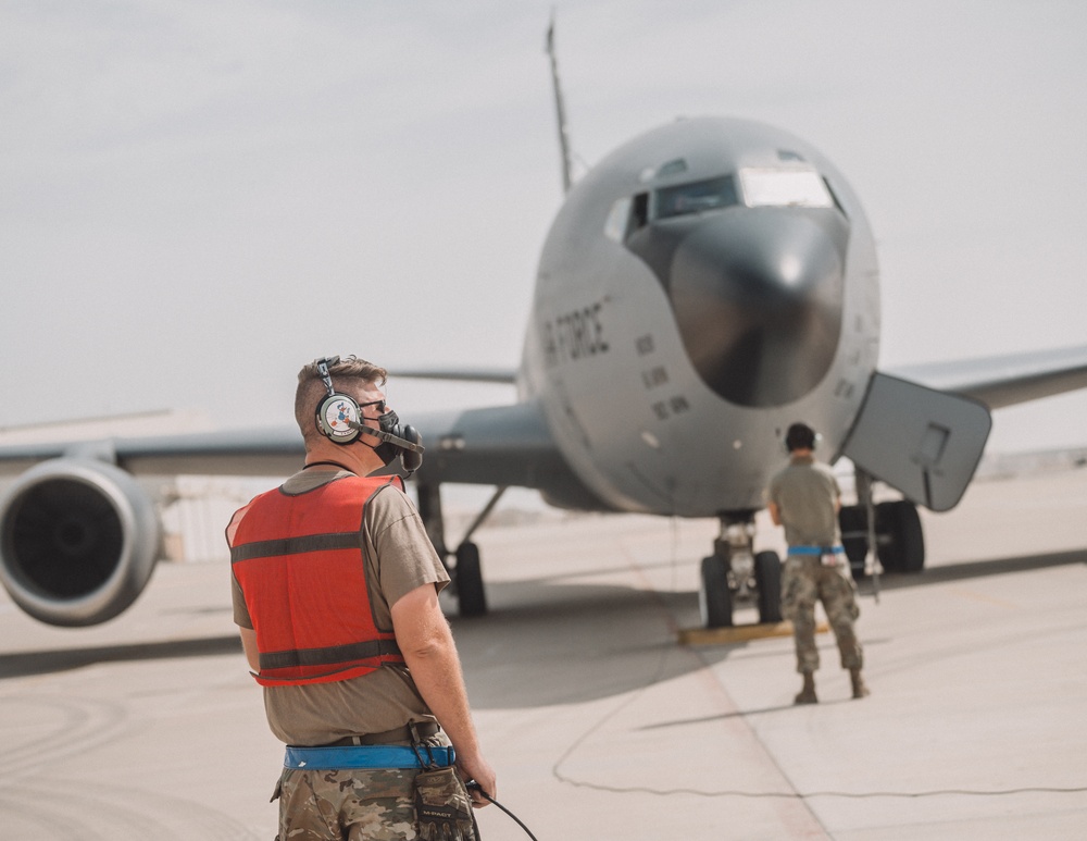 Hot refuel strengthens partnerships between U.S. Air Force and Qatar Emiri Air Force