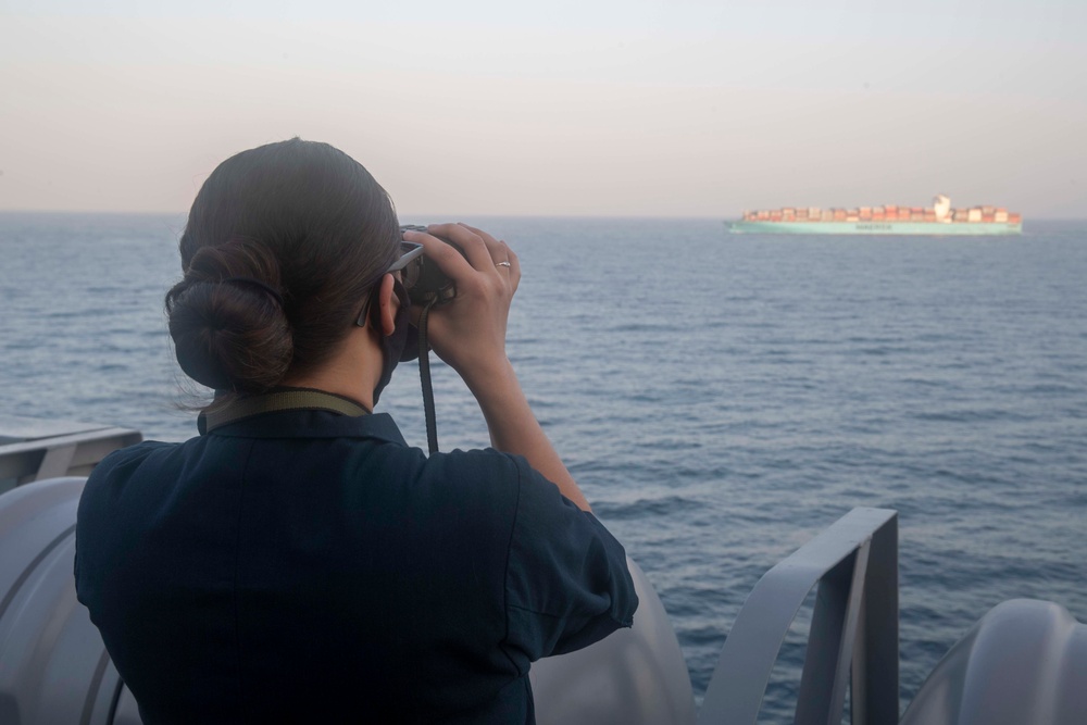 Somerset Transits Strait of Hormuz